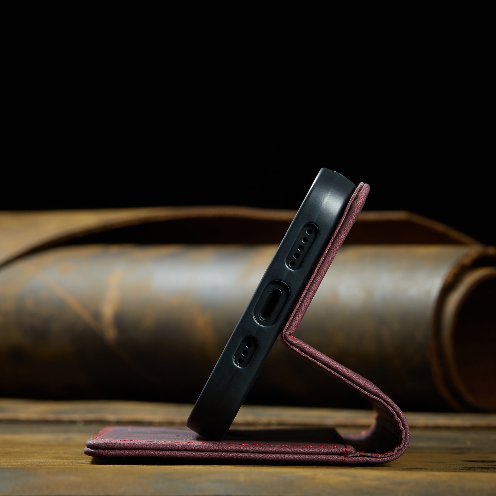 Husa pentru iPhone 14, CaseMe, slim piele, tip portofel, stand, inchidere magnetica, textura catifelata, Visiniu