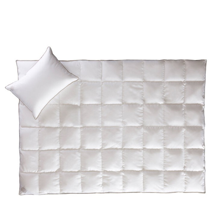 Plapuma usoara, White Boutique, Bumbac, Gold Mediu, umplutura 1320 g, 220x240 cm, Alb