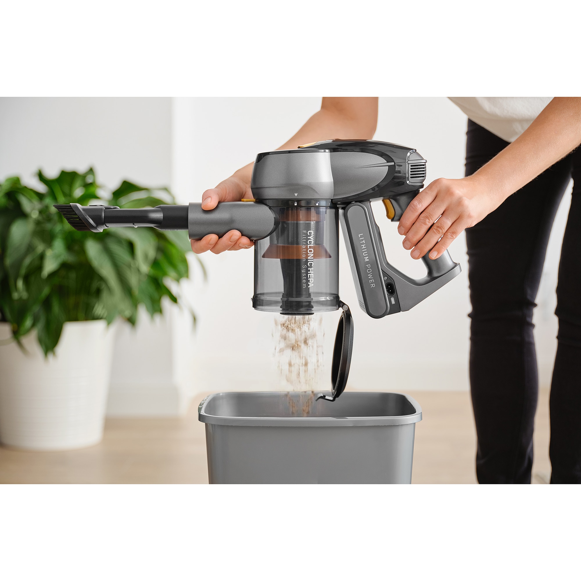 Aspirator vertical fara fir Sencor, putere 400W, autonomie 50 min, recipient praf 0.5 l, negru