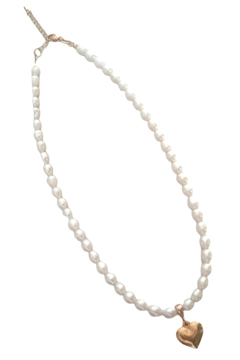 Colier elegant din perle albe de calitate, cu pandant inima, 42cm