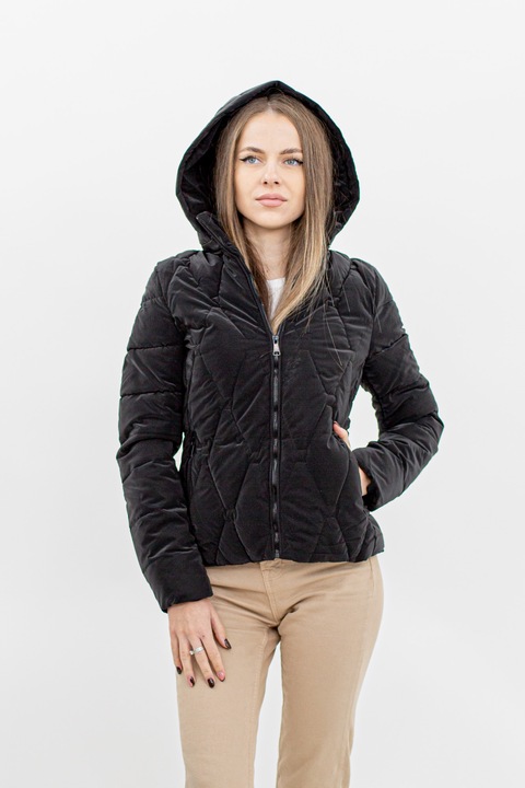 Jacheta dama 902, Negru