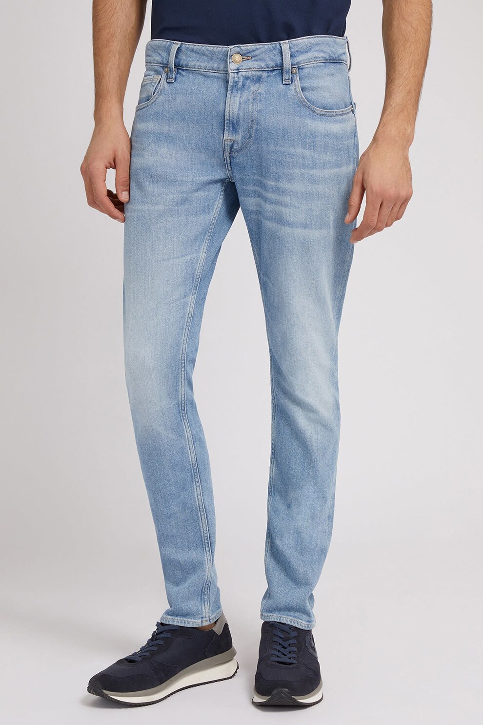 GUESS, Blugi slim fit cu aspect decolorat Miami, Alb murdar, Albastru deschis, W32-L32