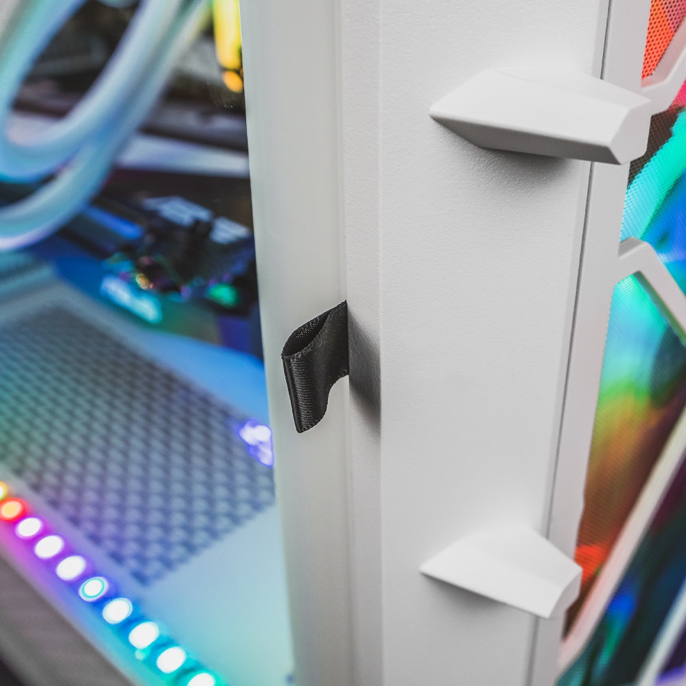 GameMachines Storm Snow Edition Gaming PC - Ryzen 7 5700X & RTX 5060