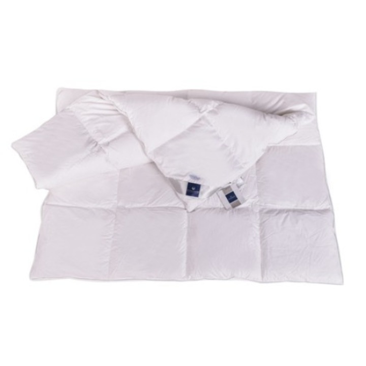 Pilota Billerbeck, Virgin Satin Casettino, 135x200 cm, pentru iarna, compozitie pene si puf de la pasari de apa categoria I, husa 100% bumbac satinat, distribuire uniforma a caldurii, lavabila, alb