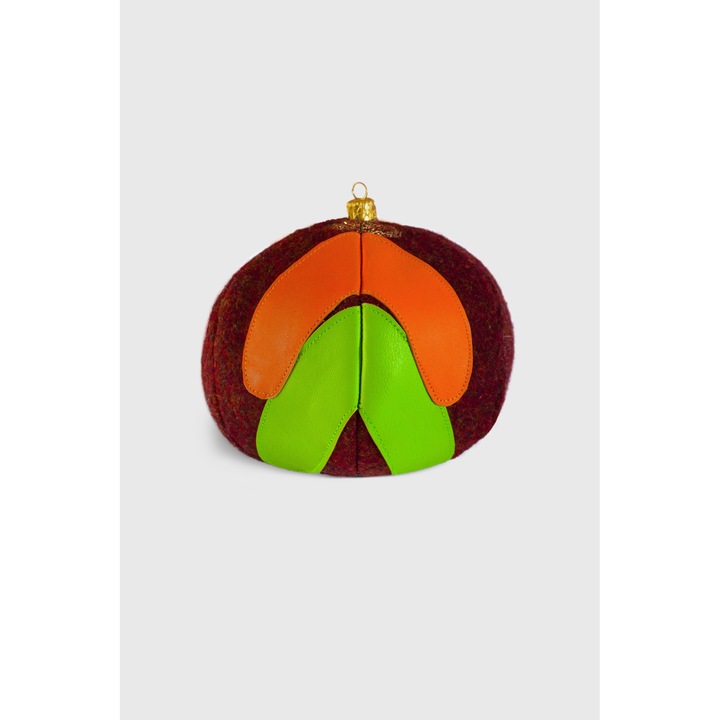 Glob Craciun Gigant, rosu, detalii verzi si orange din piele, 100% Lana virgina. Lucrat manual