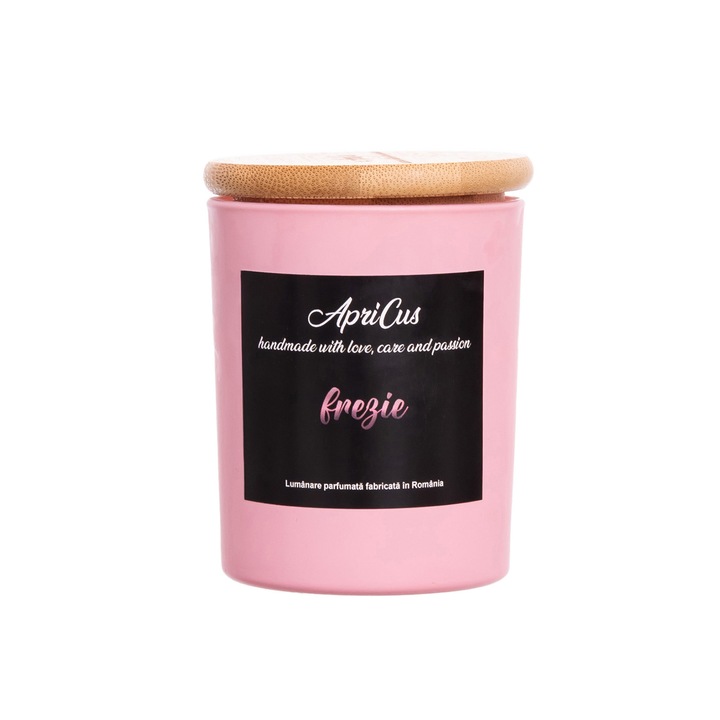 Lumanare parfumata din soia cu inimioare roz, Apricus - Frezie, ardere 25h, 160 g