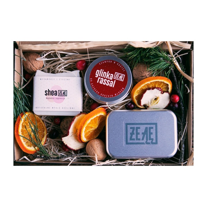 Коледен подаръчен комплект № 4 ŻE ĄĘ. Натурален сапун, шампоан и сапунерка