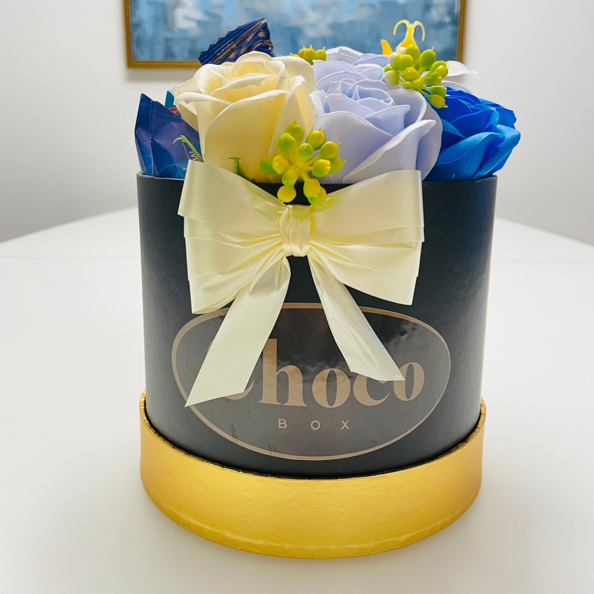 Chocobox díszdoboz, Csokoládé Bucuria, rózsák, üdvözlőlap - eMAG.hu