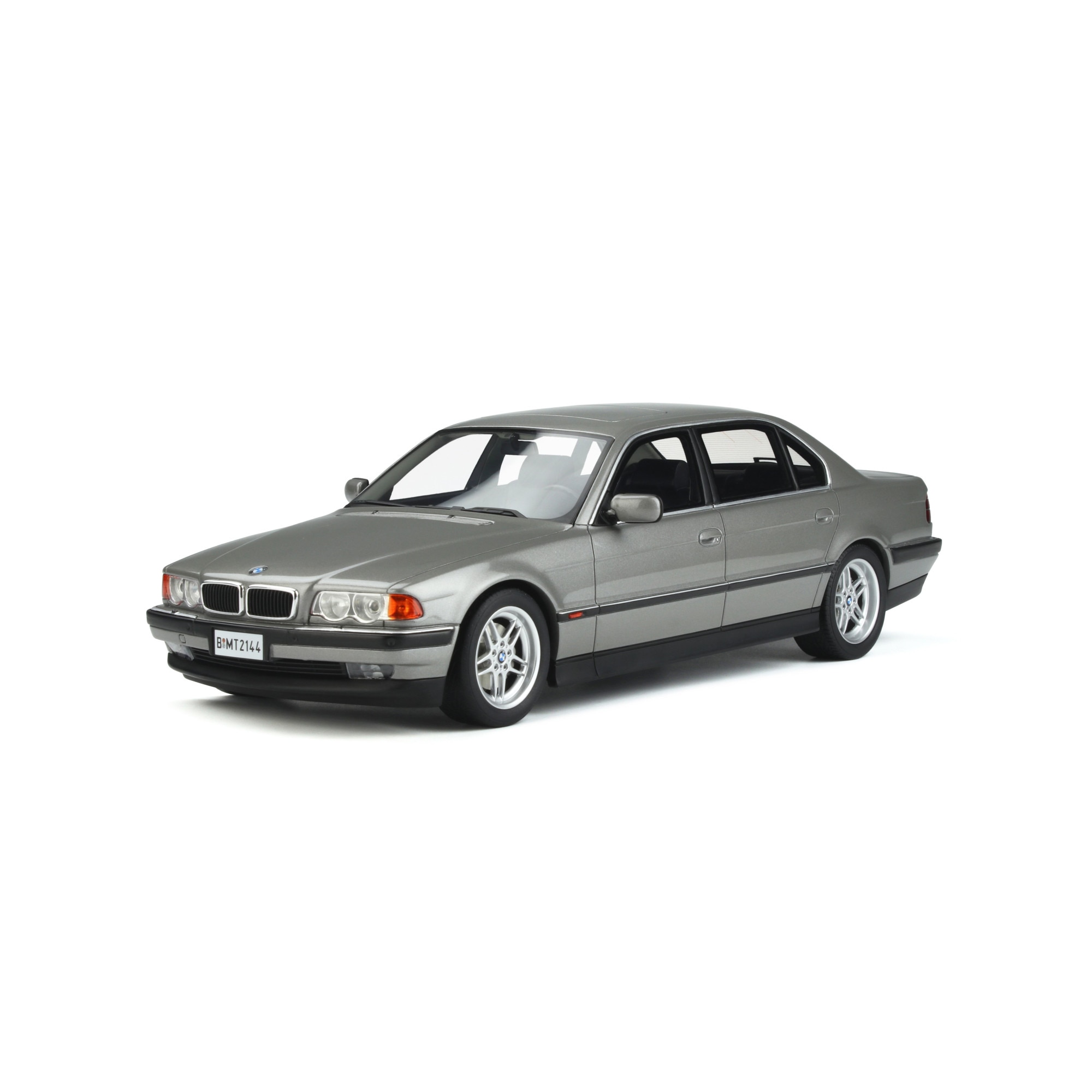 Macheta auto BMW E38 750 IL Argintiu, 1:18 Otto Models OT952 - eMAG.ro