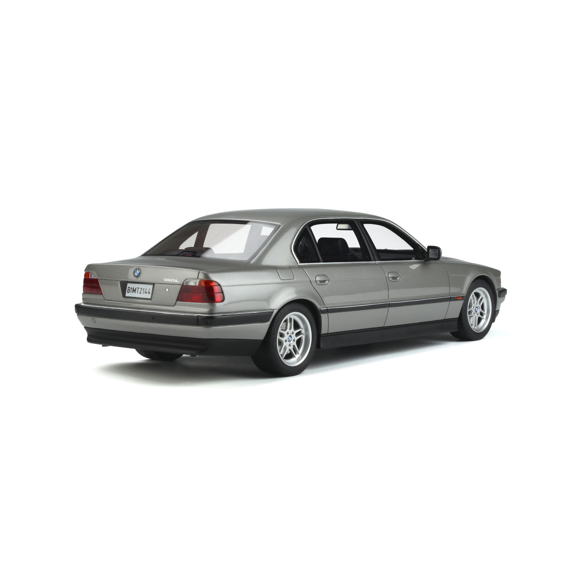 Macheta auto BMW E38 750 IL Argintiu, 1:18 Otto Models OT952 - eMAG.ro