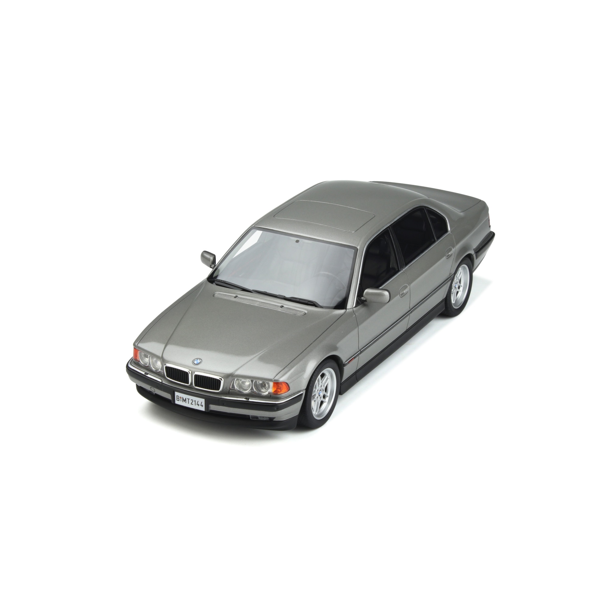 Macheta auto BMW E38 750 IL Argintiu, 1:18 Otto Models OT952 - eMAG.ro