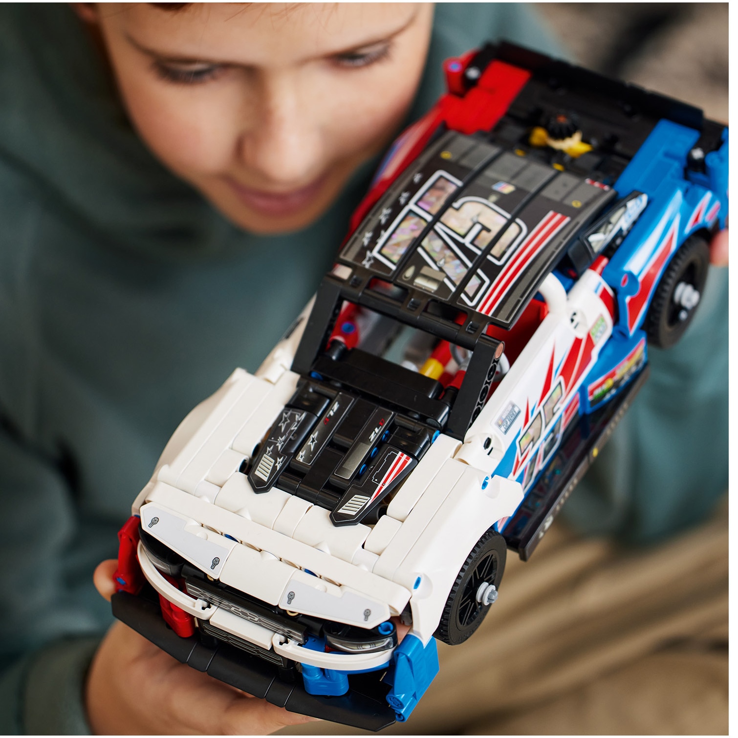 LEGO® Technic - NASCAR® Next Gen Chevrolet Camaro ZL1 42153, 672