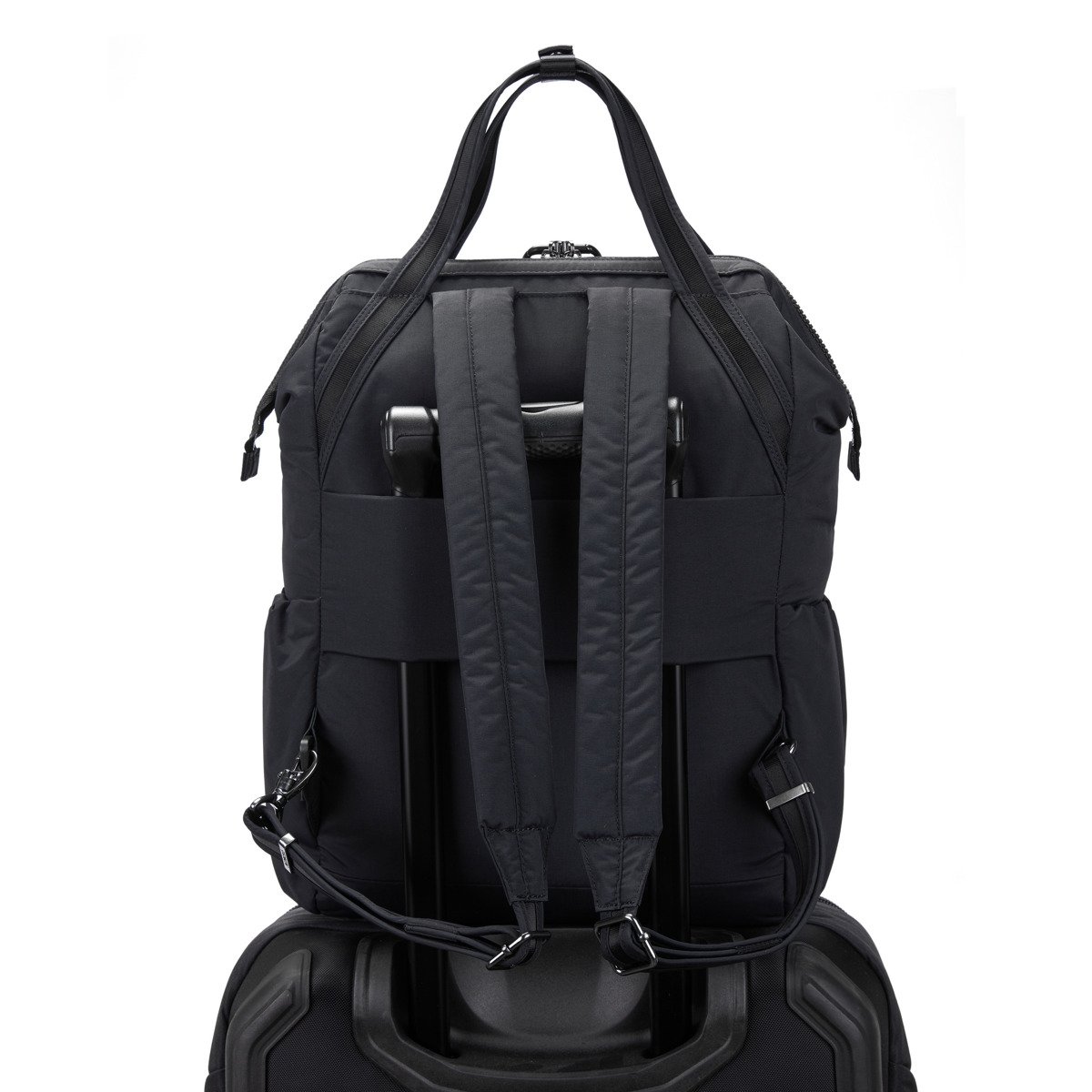 Rucsac antifurt Pacsafe Citysafe CX 17L, din nailon, de culoare neagra, pentru laptop de 13 inch, 39x28x16 cm. Ideal pentru calatorii si oras, cu tehnologie avansata antifurt