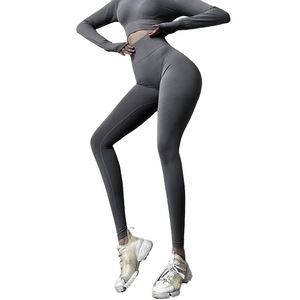 Pantaloni sport dama