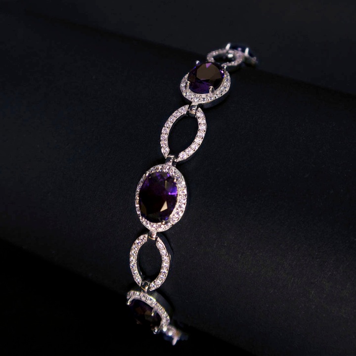 Гривна със сребърни плодове, благодатният камък, аметист и цирконий в сребро