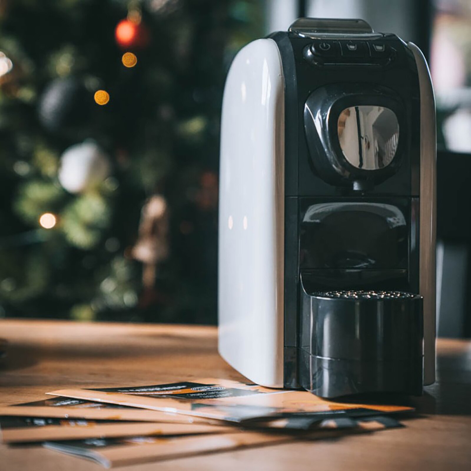 Espressor Capsuleria White, 19 bari, 1100 W, 1 l, Alb, La Capsuleria