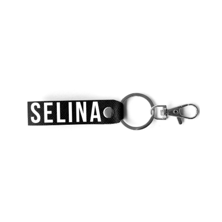 Breloc personalizat femei, BRELOCK, piele, 3 x 8 cm, print text cu nume "Selina", negru argintiu