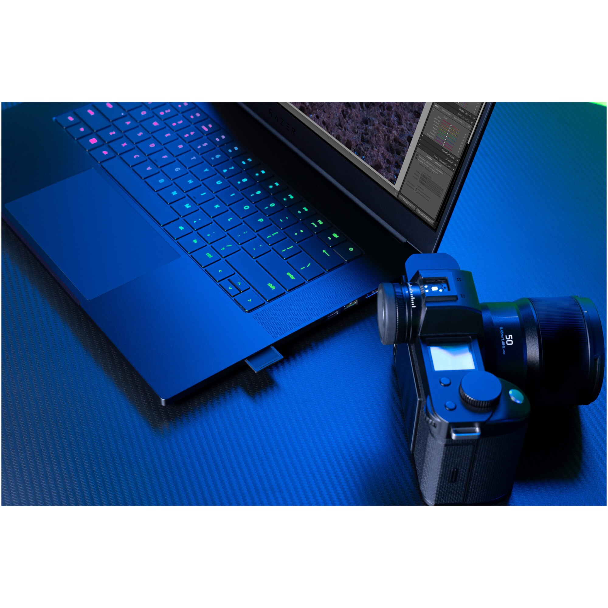 Laptop Gaming Razer Blade 15 cu procesor Intel® Core™ i7-12800H pana la 4.8 GHz, 15.6", QHD, 240Hz, 16 GB DDR5, 1TB SSD, NVIDIA® GeForce RTX™ 3060 6GB GDDR6, Windows 11 Home, Black