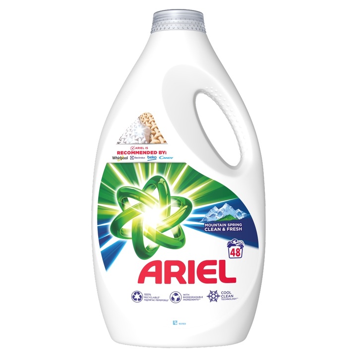Течен перилен препарат Ariel Mountain Spring, за 48 пранета, 2.4L