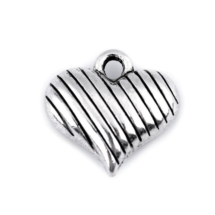 Dekoratív fém szív medál, 14,3 x 14,7 mm, platina