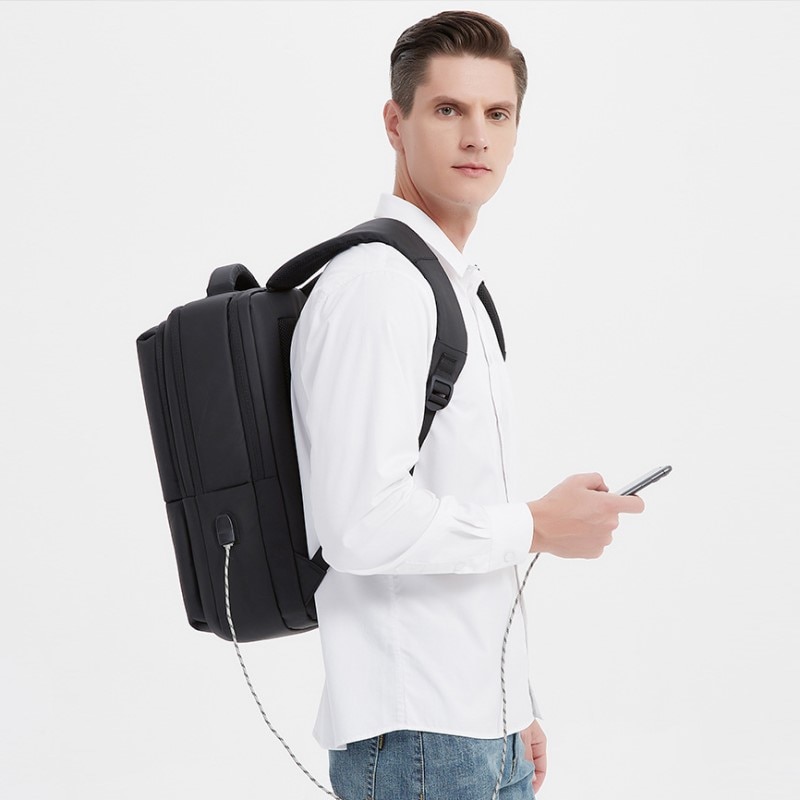 Rucsac laptop 15.6" pentru calatorii, impermeabil, cu port de incarcare USB, ESCALATE, 45x30x15 cm, Negru