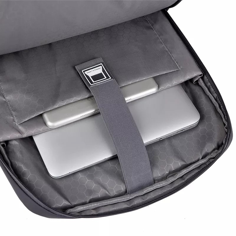 Rucsac laptop 15.6" pentru calatorii, impermeabil, cu port de incarcare USB, ESCALATE, 45x30x15 cm, Negru
