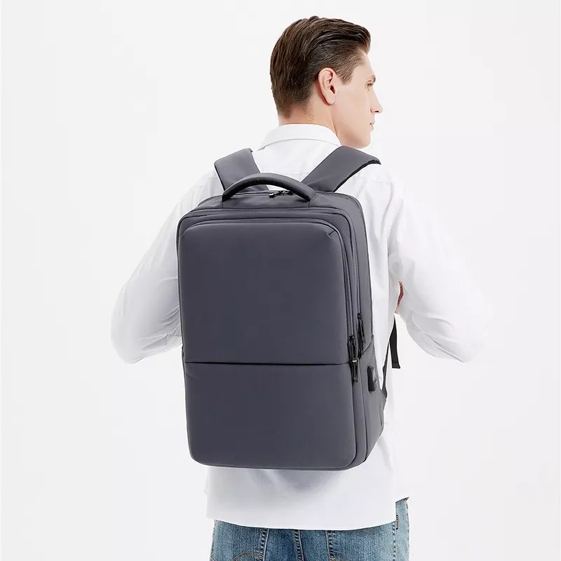 Rucsac laptop 15.6" pentru calatorii, impermeabil, cu port de incarcare USB, ESCALATE, 45x30x15 cm, Gri