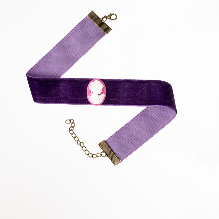 Choker Elegance in Purple