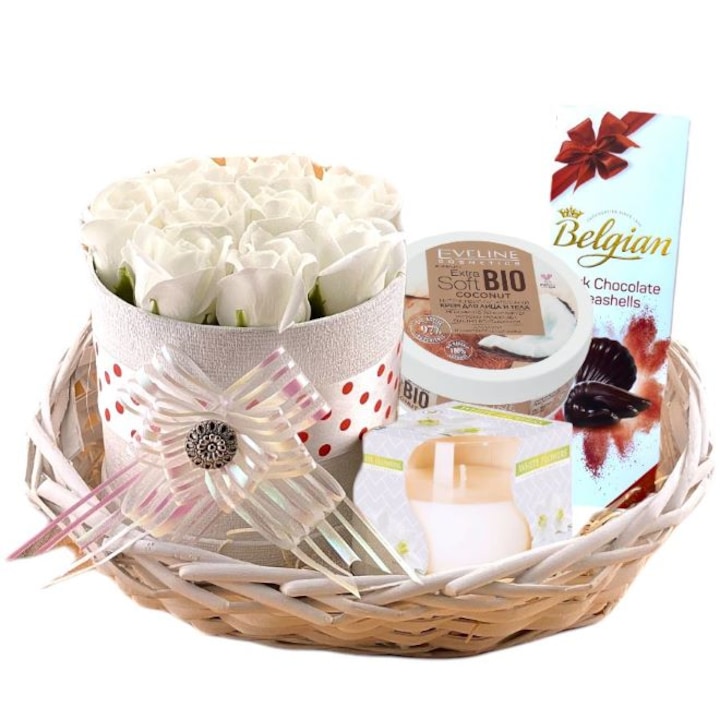 Cos Cadou pentru Femei White Elegance cu Aranjament floral, Praline belgiene, Crema de corp si Lumanare parfumata