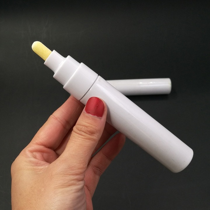 Creion corector vopsea auto RENAULT preparata dupa codul de culoare al masinii