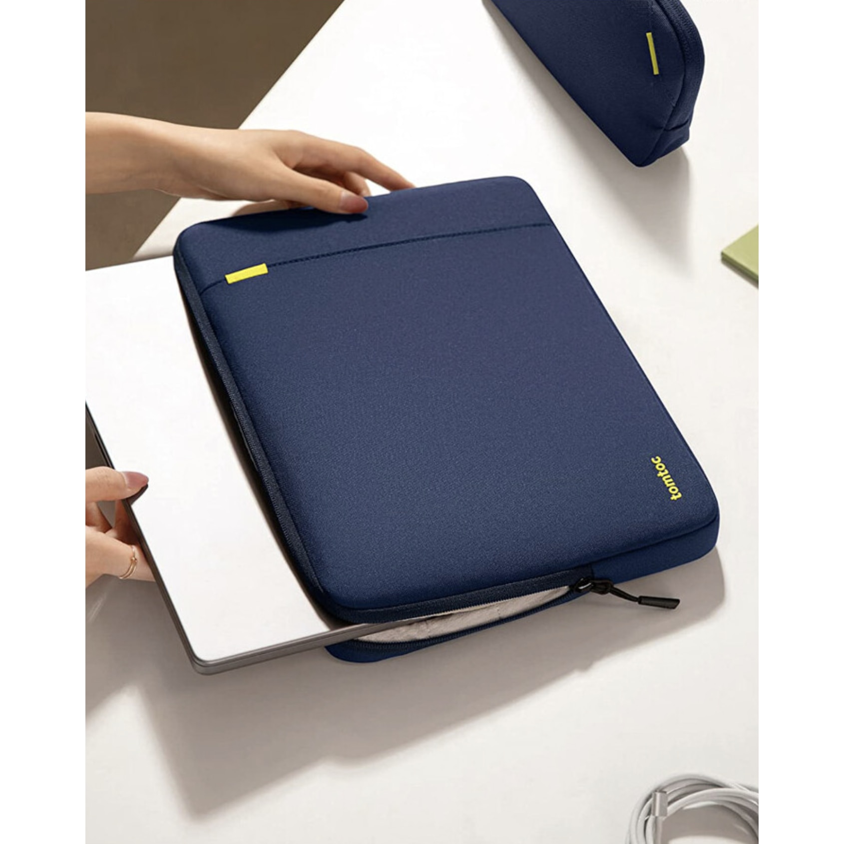 Set huse pentru laptop/accesorii, tomtoc, 2 Piese, 16 inch, Pentru MacBook Pro, albastru