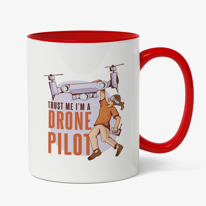 Cana Cu Fata Baiat Imbracat In Portocaliu Agatat De O Drona In Aer, Zburatoare, Text In Engleza Trust Me I'm A Drone Pilot, Cadou Pentru Iubitorii De Drone Si videografie, Multicolor, 330 ml, Maner Rosu