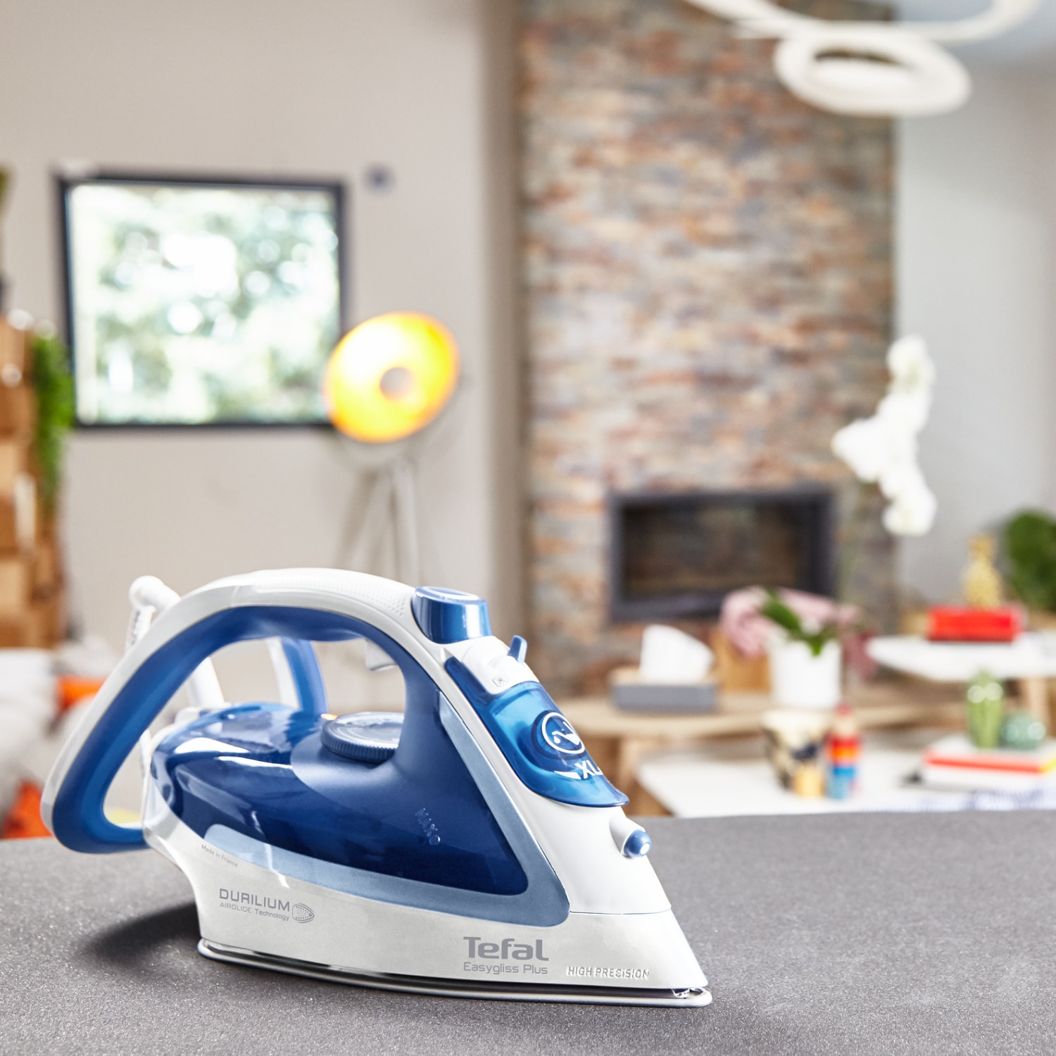 Fier de calcat abur Tefal FV5736E0, Easygliss Plus, 2500W, alimentare continua 45g/min, rezervor apa 270ml, talpa Durilium Airglide, oprire automata, albastru