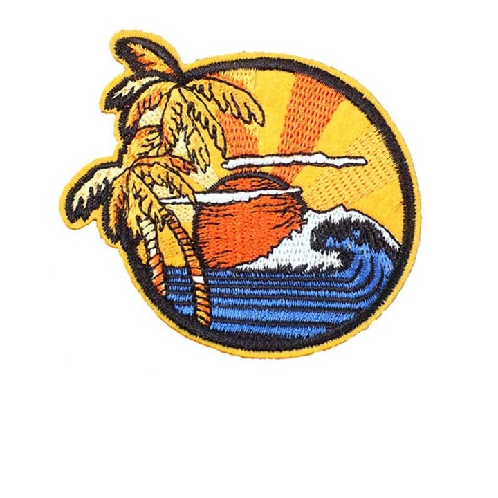 Petic textil brodat vacanta la mare, plaja 7.5x6.6 cm