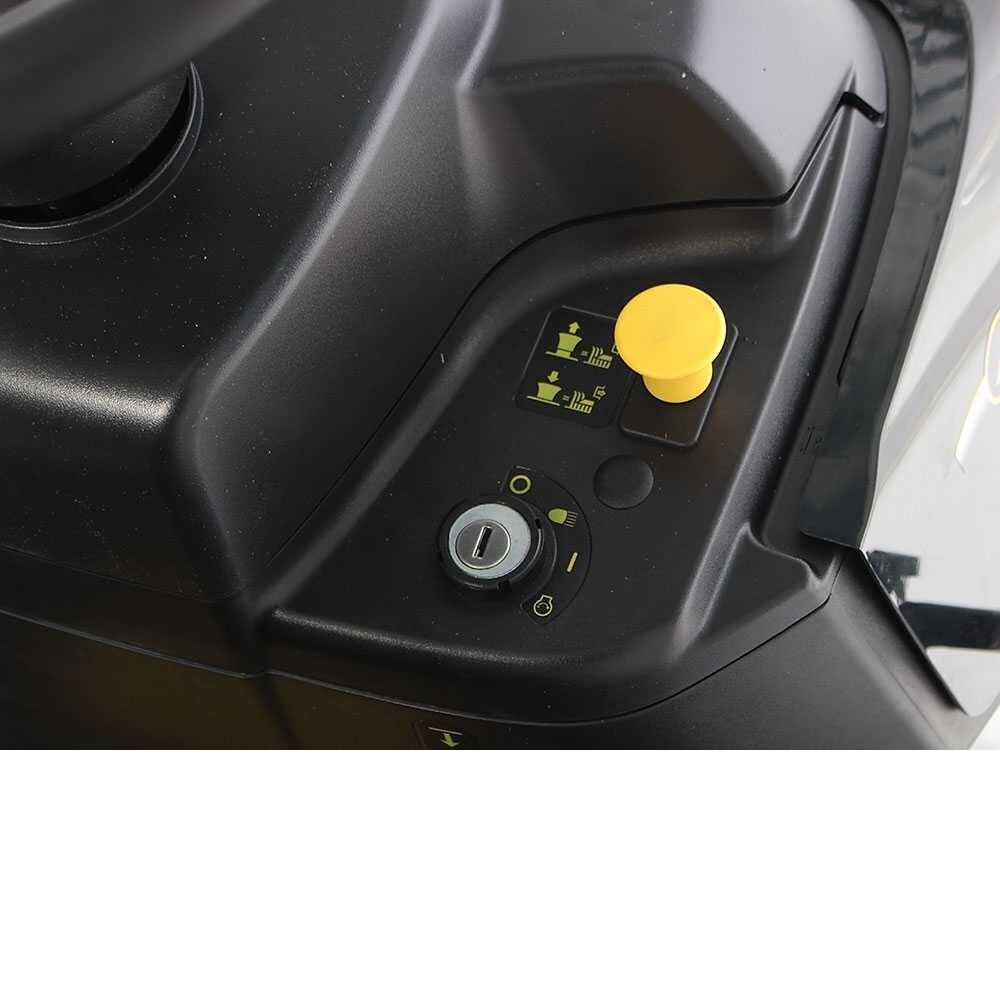 Tractoras de tuns iarba Alpina AT3 98 A, diametru taiere 98 cm, 11.5 CP