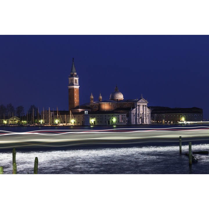 Poster perete, Zakito Posters, 30x20cm Fotografie nocturna a orasului San Giorgio Maggiore de pe Marele Canal, Assaf Frank