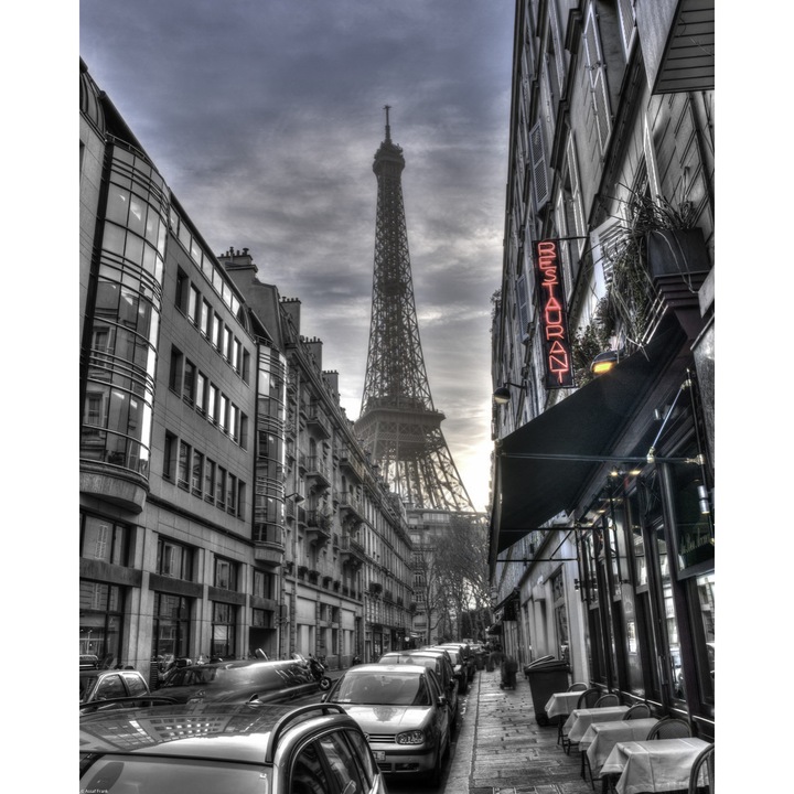 Poster perete, Zakito Posters, 40x50cm Turnul Eiffel de pe o strada din oras, Assaf Frank