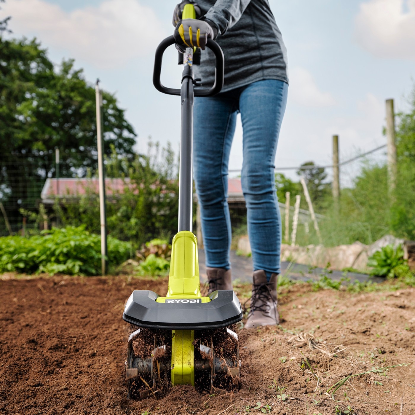 Cultivator electric, latime lucru 20 cm, adancime lucru 10 cm