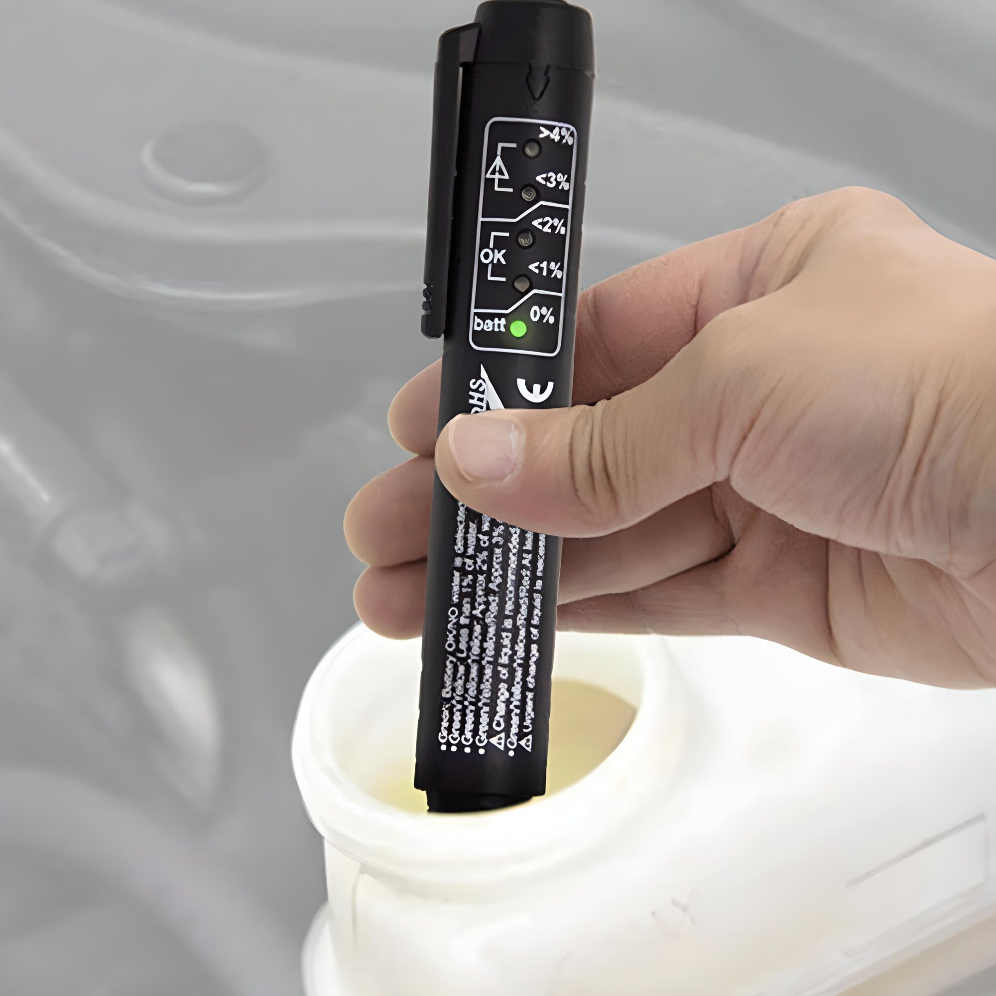 Tester auto profesional cu afisaj digital pentru verificarea calitatii ...