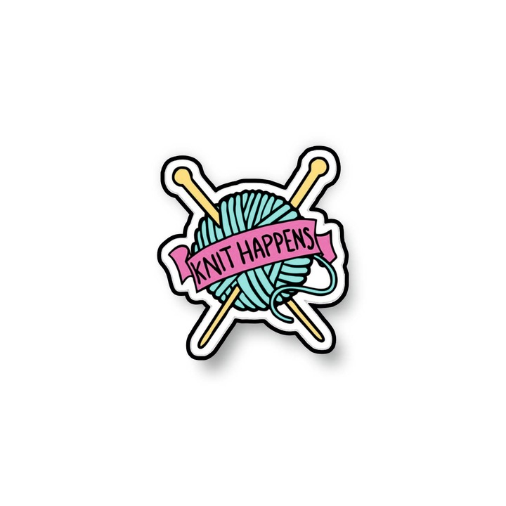 Insigna din lemn cu brosa Knit happens, multicolor, 3 cm