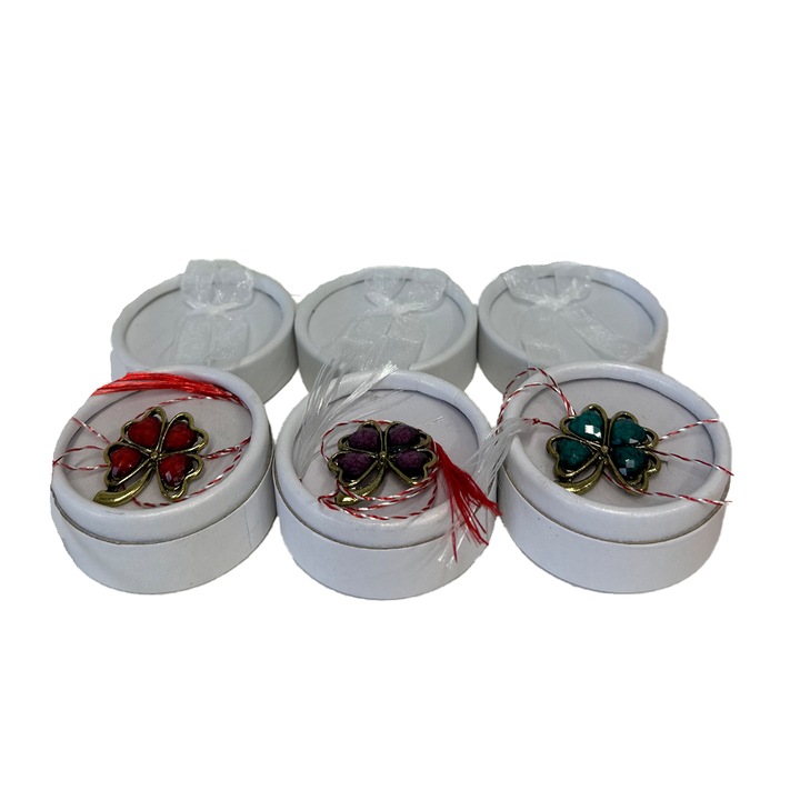 Set 3 martisoare tip brosa trifoi, Lucky, in cutii individuale cu fundita, Alb, Velve, Diametru cutie 5cm