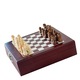 Set accesorii vin, cutie 37 piese cu tabla sah, InnovaGoods