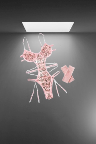 Set lenjerie intima sexy, roz, tip body, cu chiloti, body si ...