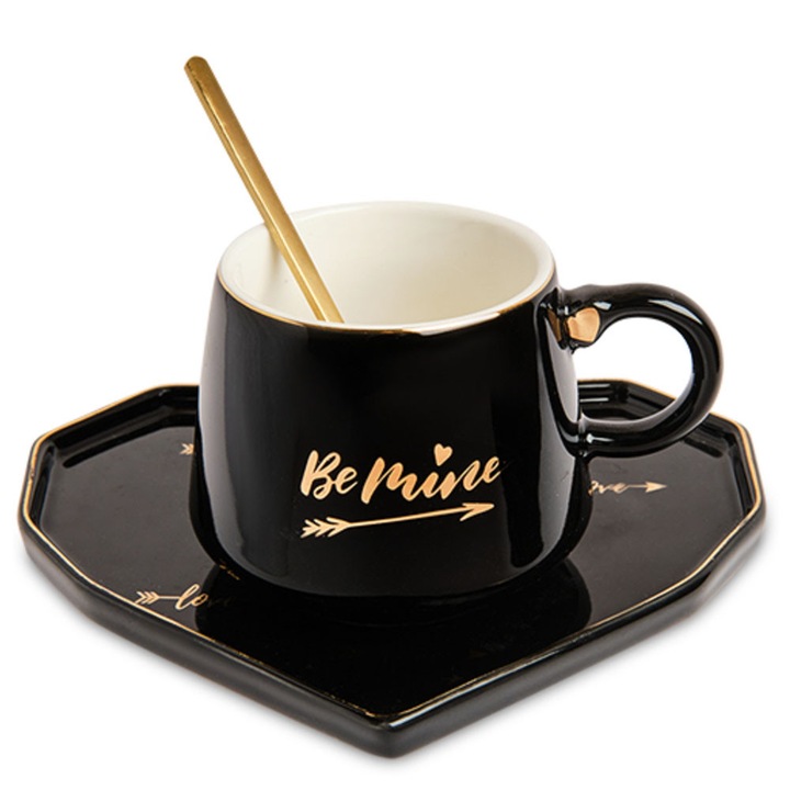 Cana ceramica cu farfurie in forma de inima si lingurita Pufo Be Mine pentru cafea sau ceai, 180 ml, negru- cadou elegant si romantic