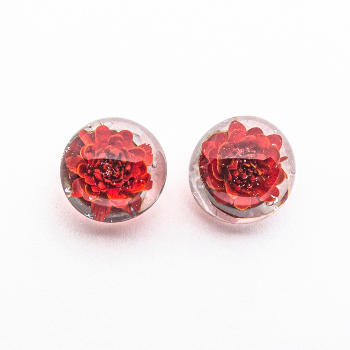 Cercei handmade din rasina, Flori uscate Glixia, Rosu Vermilion, 13 mm