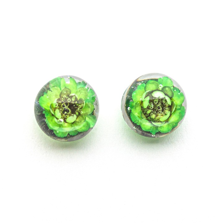 Cercei handmade din rasina, Flori uscate Glixia, Verde inchis, 11 mm