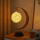 Lampa veghe decorativa, semi-luna, lumina calda, cu glob din rattan, led, 28 cm x15 cm, alb cald