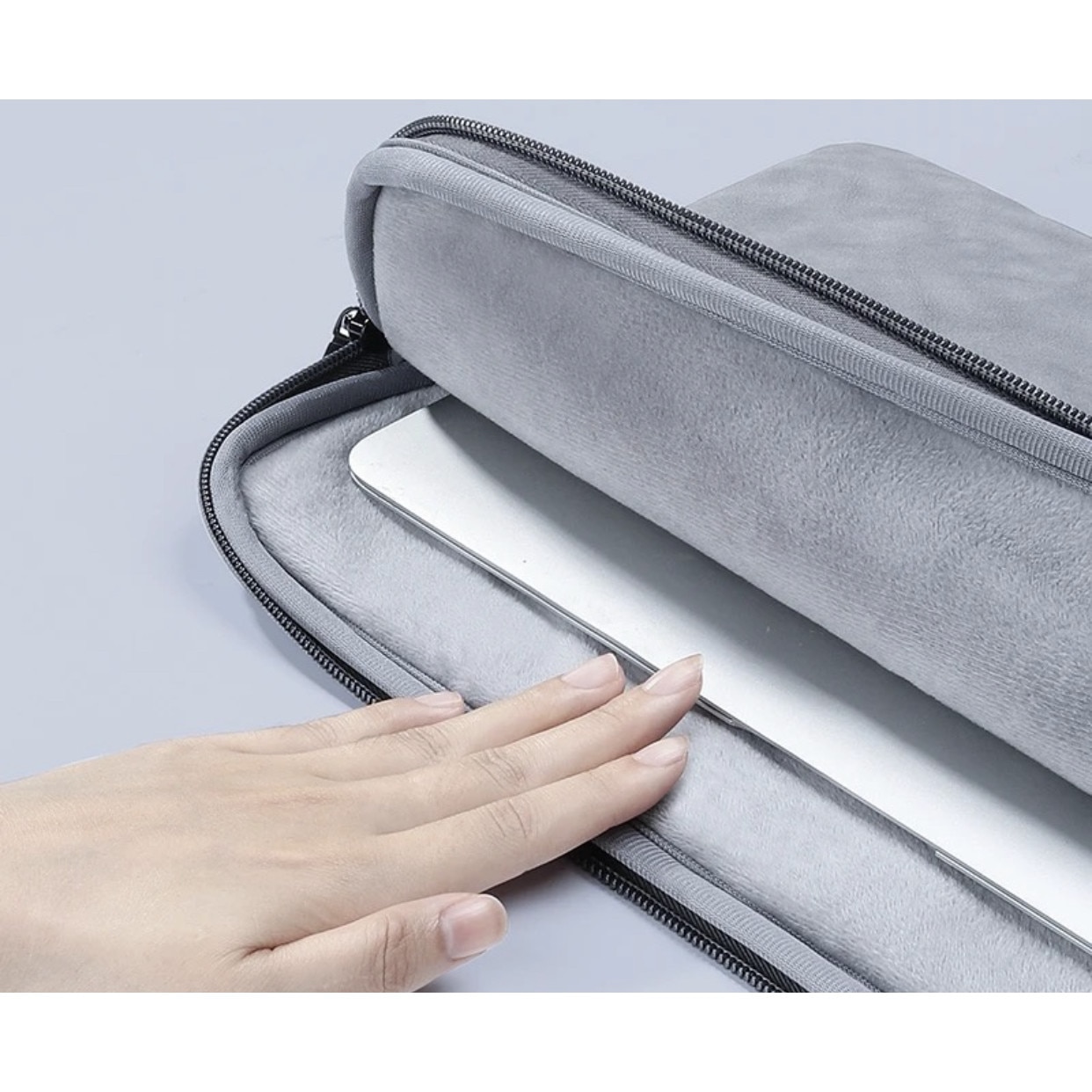 Husa THD, protectie si transport laptop pentru Apple Macbook Air M2v13.6 inch si Apple Macbook Air M1 13.3 inch, gri