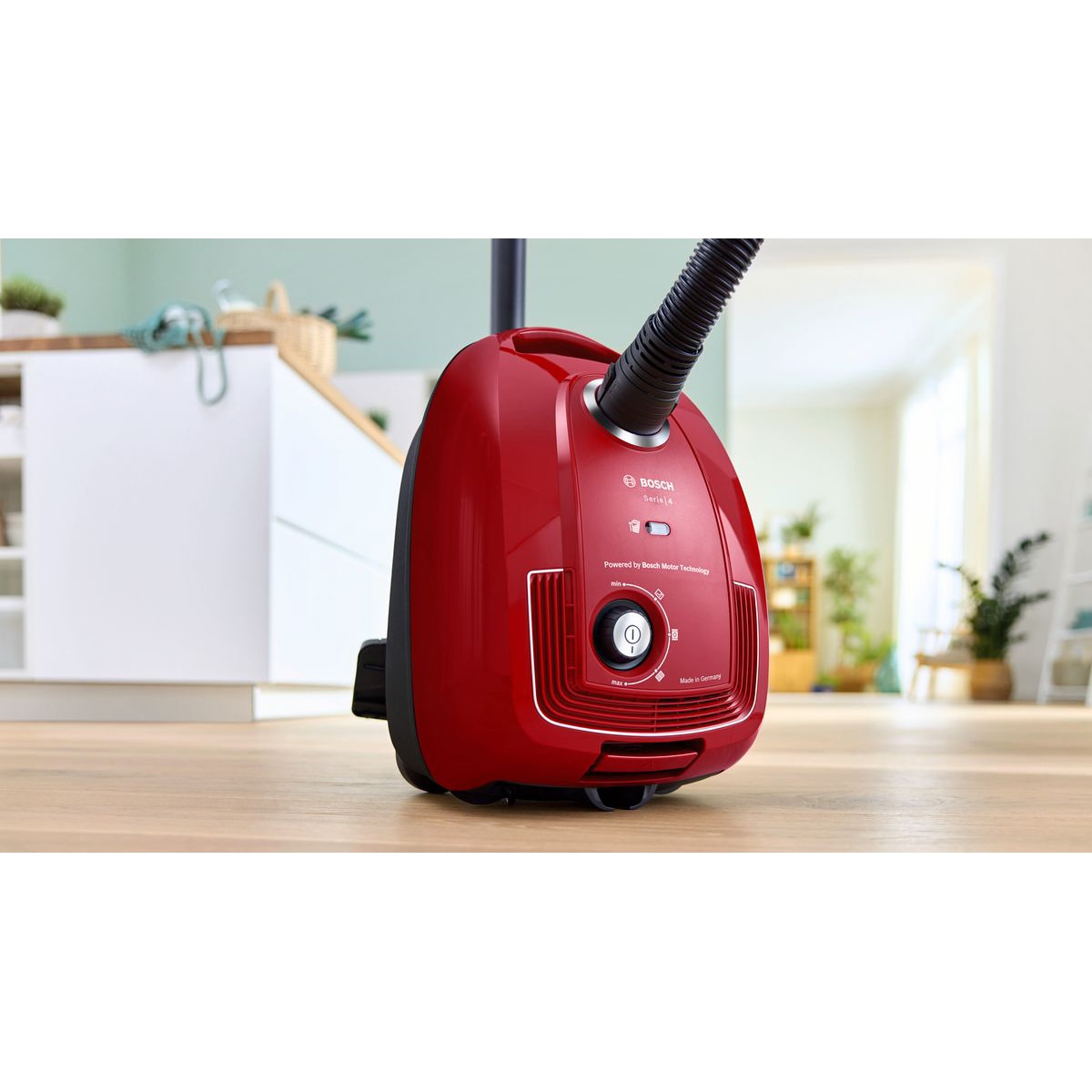 Aspirator cu sac Bosch BGB38RD2, 600 W, capacitate sac 4 L, filtru EPA, 79 dB, rosu/negru