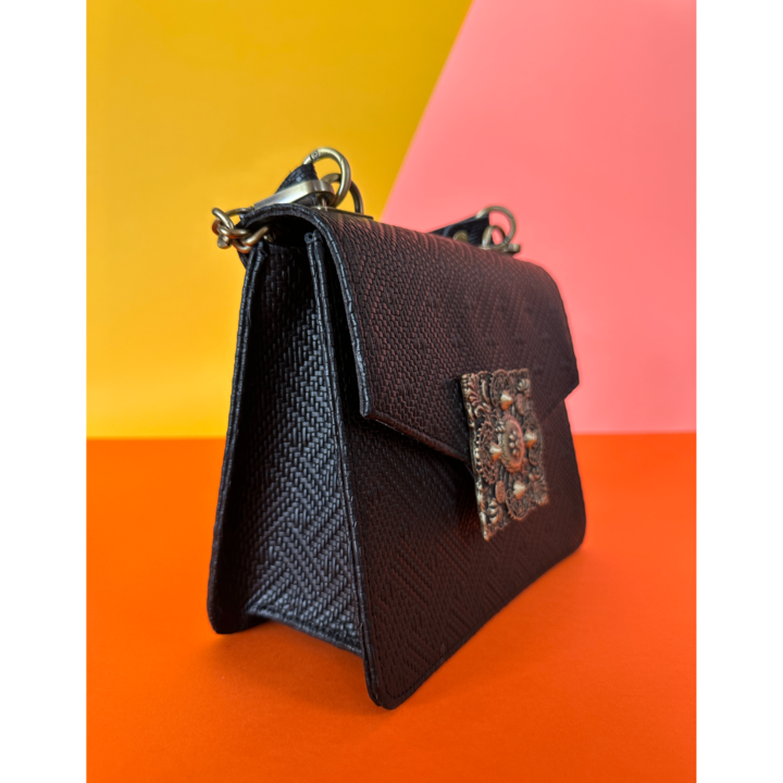 Poseta Dahlia neagra din piele naturala